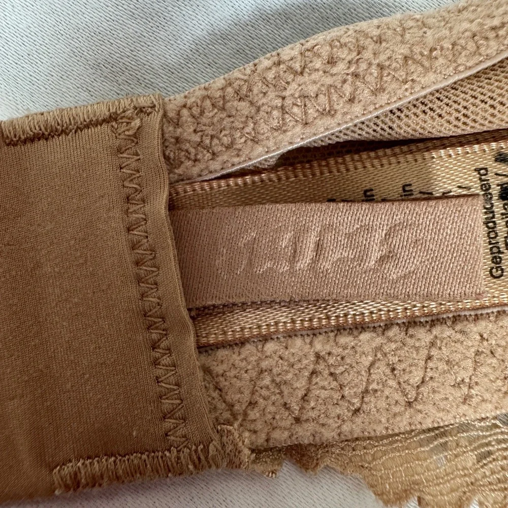 Women's Skims Underwire Unlined Bra 36DDD Tan Lace Trim RN 158973